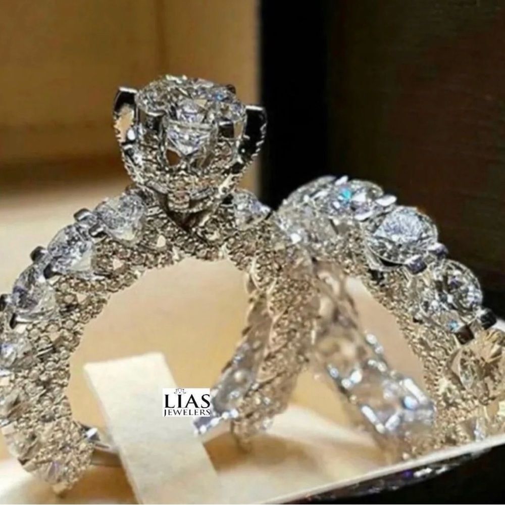 New 18k white gold wedding ring set